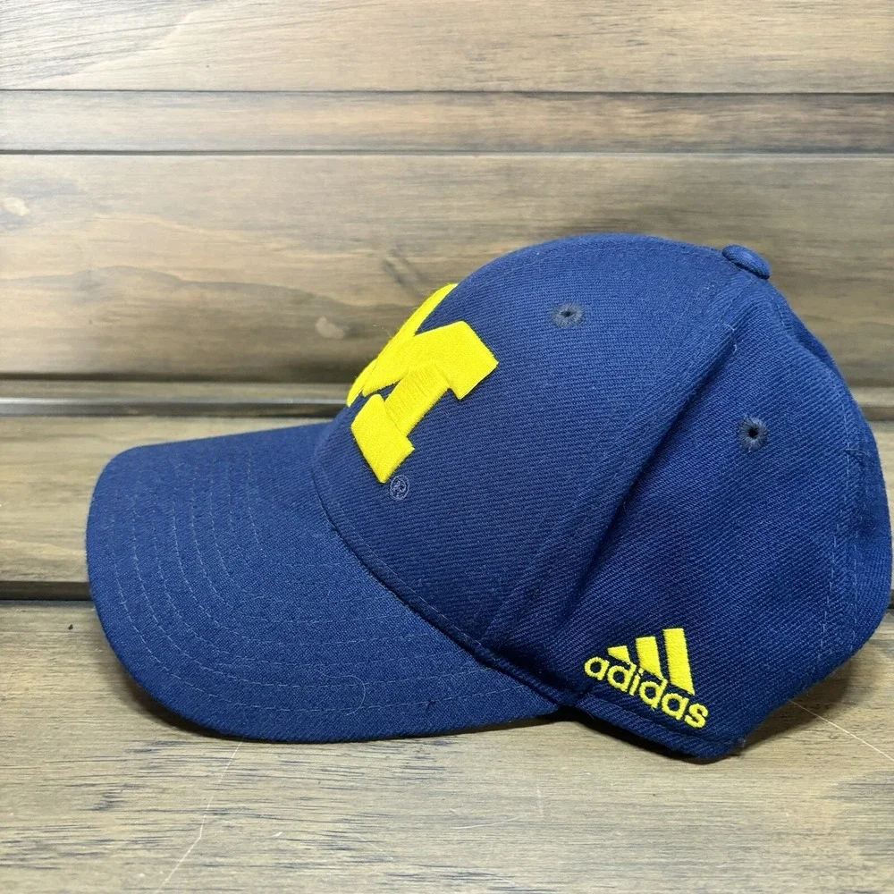 University of Michigan Wolverines Adidas Hat Cap Fitted Size 6 7/8‎